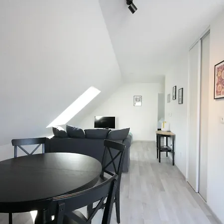 Clos Des Clarisses Avec Terrasse Et Garage Appartement